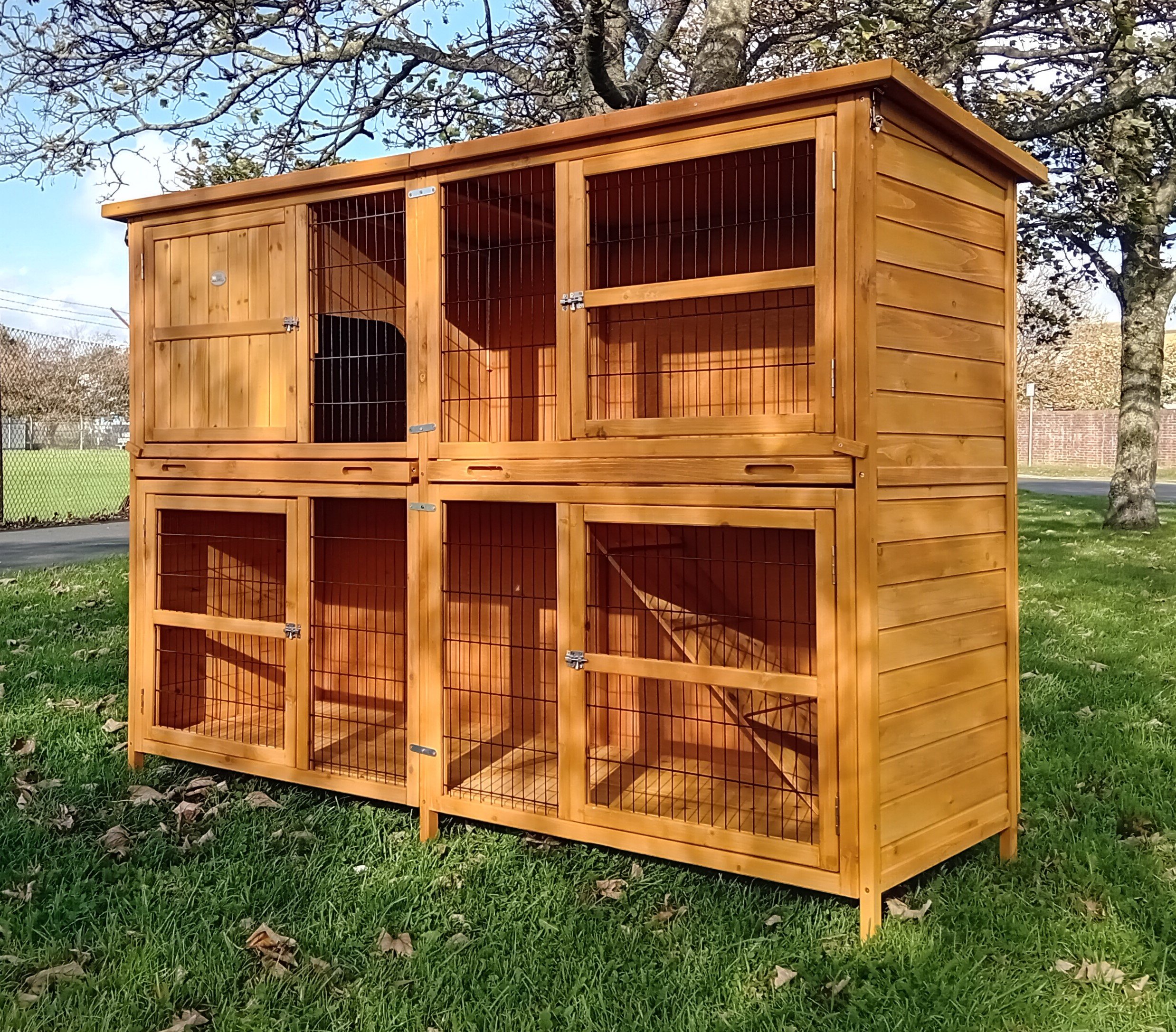 THUMPER DELUXE XL Rabbit Hutch – Welfare Standard Approved - Image 2